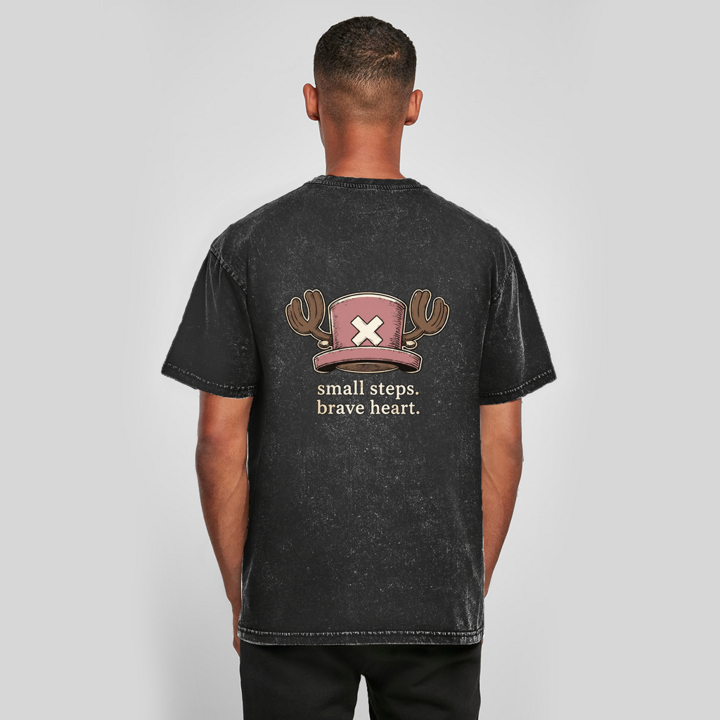 FORVYN Washed Oversize-T-Shirt „BRAVE HEART“ in Schwarz – Rückansicht.