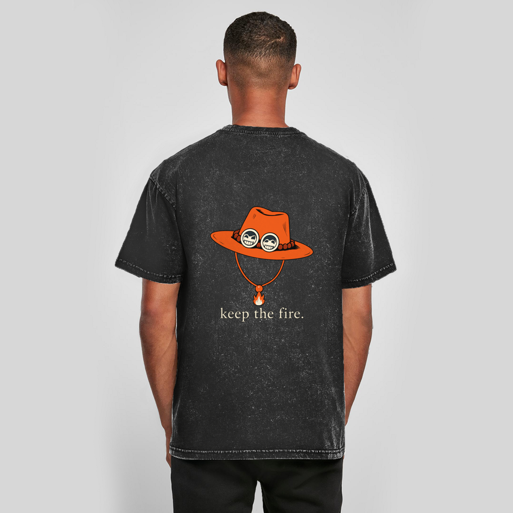 FORVYN Washed Oversize-T-Shirt „KEEP THE FIRE“ in Schwarz – Rückansicht.