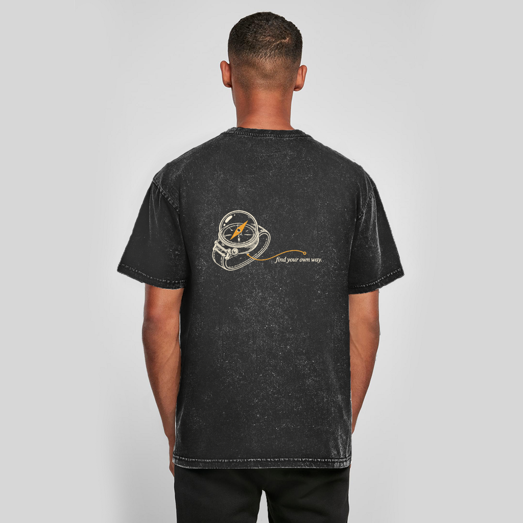 FORVYN Washed Oversize-T-Shirt „OWN COURSE“ in Schwarz – Rückansicht.