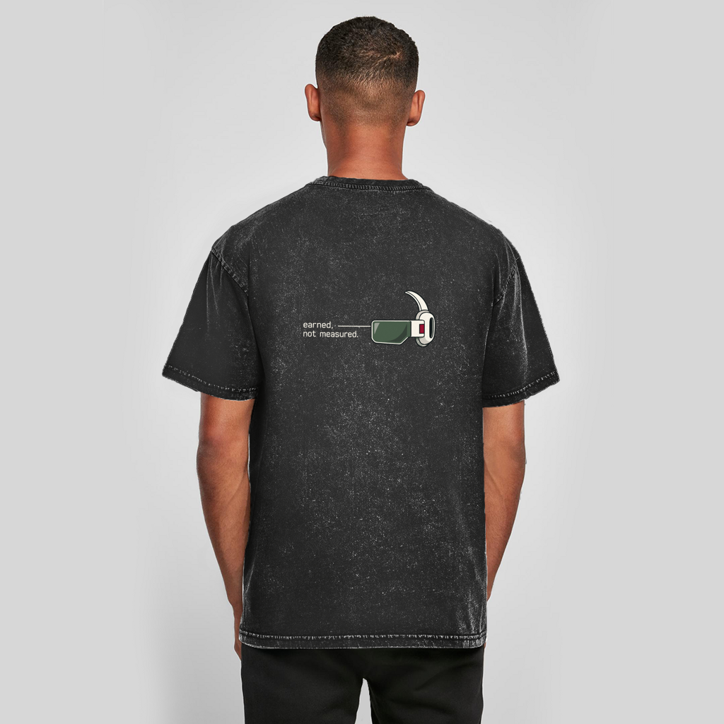 FORVYN Washed Oversize-T-Shirt „UNMEASURED“ in Schwarz – Rückansicht.